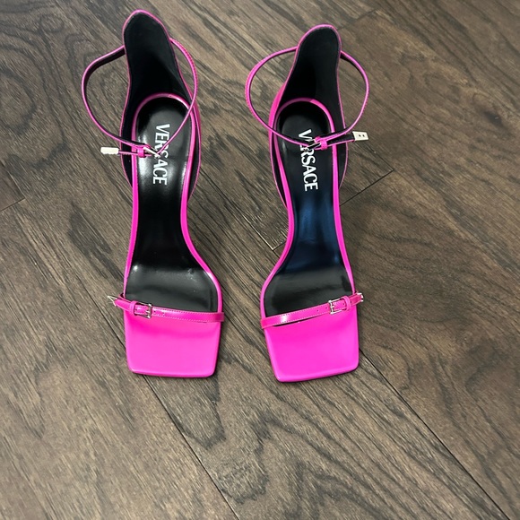 Versace - 110mm Pin Point Ankle Strap Sandals - Picture 4 of 11